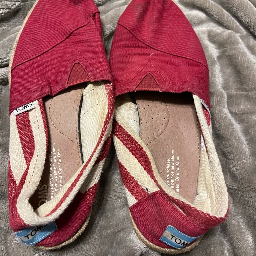 Toms